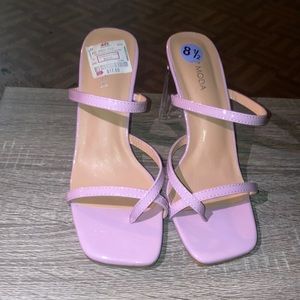 Hey ladies I’m selling these Top Moda heels never Wore them